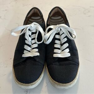 Vionic Women’s Black Canvas Tennis Sneakers White Laces Style Hattie Size 10